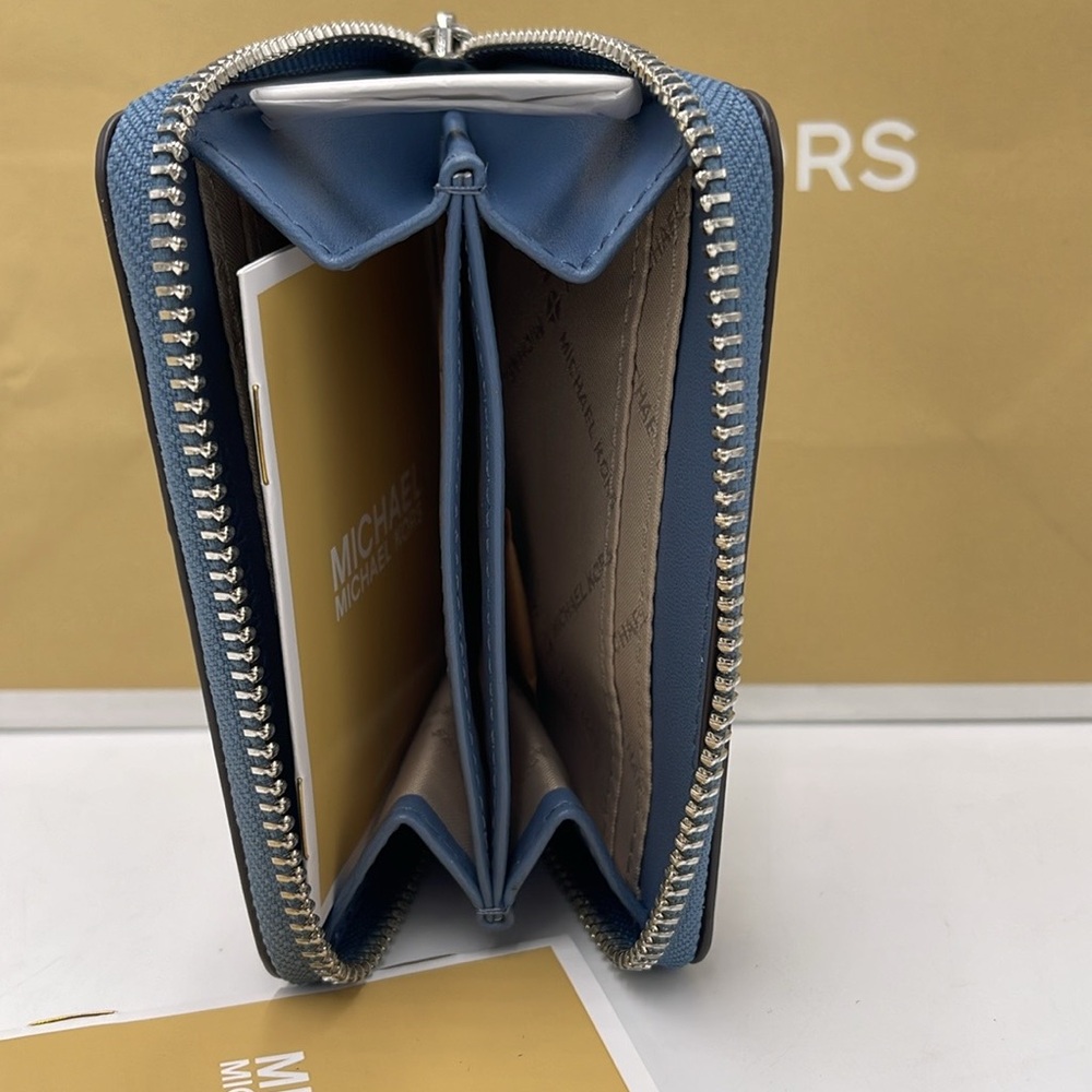 Michael Kors Jet Set Travel Medium Zip Around Color-Block Wallet Card Case
 NWT - Picture 8 of 16